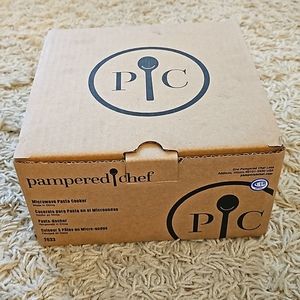 Pampered Chef Microwave Pasta Cooker NIB